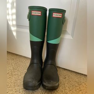 Hunter Womens Tall Colorblock Rainboots in Black, Green, and Teal